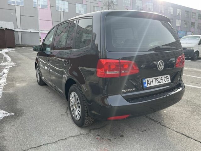 Черный Фольксваген Туран, объемом двигателя 2 л и пробегом 216 тыс. км за 11999 $, фото 4 на Automoto.ua