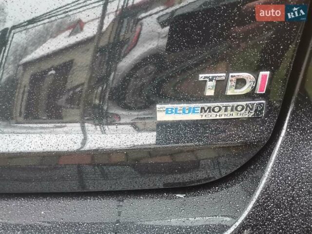 Черный Фольксваген Туран, объемом двигателя 1.6 л и пробегом 211 тыс. км за 12950 $, фото 11 на Automoto.ua