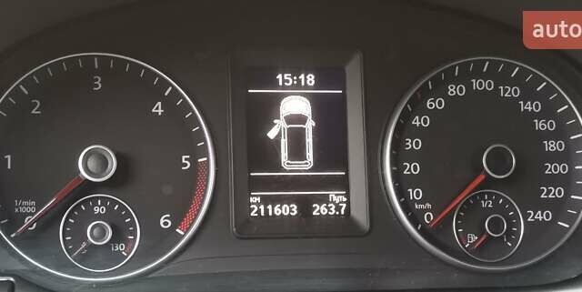 Черный Фольксваген Туран, объемом двигателя 1.6 л и пробегом 211 тыс. км за 12950 $, фото 9 на Automoto.ua