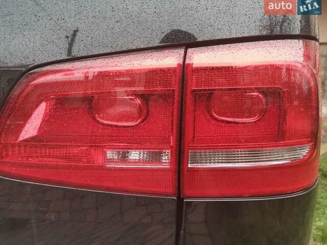 Черный Фольксваген Туран, объемом двигателя 1.6 л и пробегом 211 тыс. км за 12950 $, фото 6 на Automoto.ua