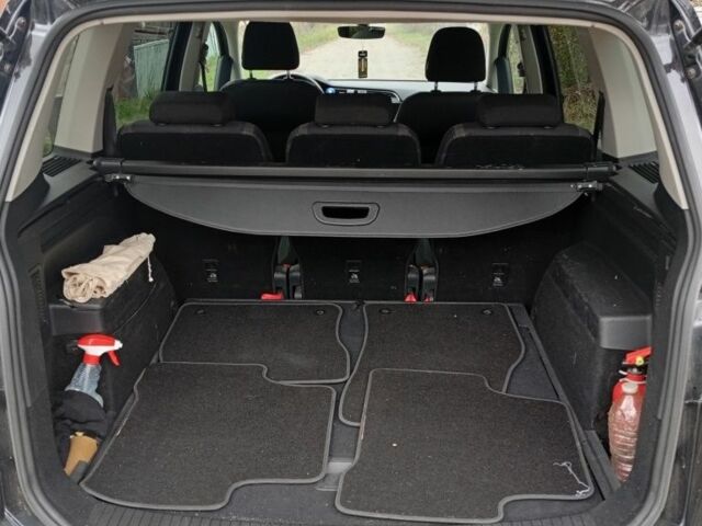 Черный Фольксваген Туран, объемом двигателя 1.6 л и пробегом 230 тыс. км за 15000 $, фото 4 на Automoto.ua