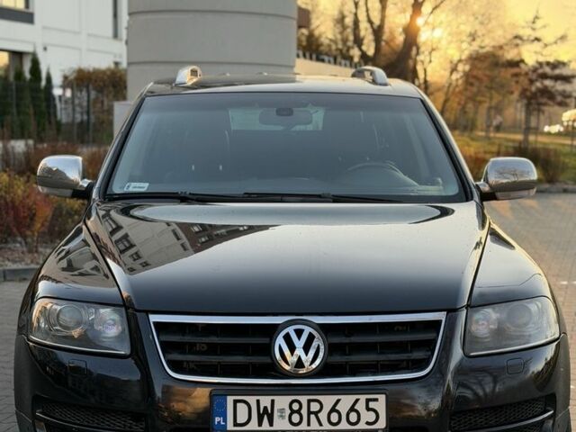 Черный Фольксваген Туран, объемом двигателя 3 л и пробегом 225 тыс. км за 3200 $, фото 1 на Automoto.ua