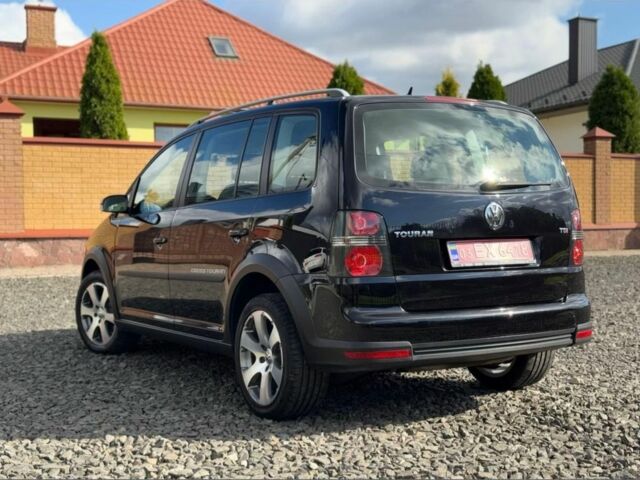 Черный Фольксваген Туран, объемом двигателя 1.4 л и пробегом 220 тыс. км за 7500 $, фото 5 на Automoto.ua