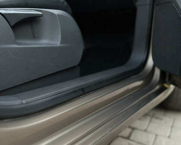 Коричневый Фольксваген Туран, объемом двигателя 1.9 л и пробегом 280 тыс. км за 5700 $, фото 9 на Automoto.ua