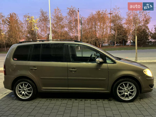 Коричневый Фольксваген Туран, объемом двигателя 1.9 л и пробегом 280 тыс. км за 5700 $, фото 3 на Automoto.ua