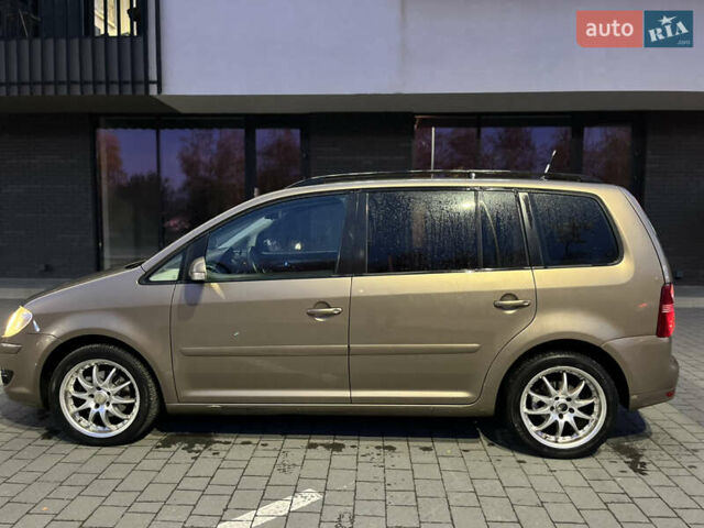 Коричневый Фольксваген Туран, объемом двигателя 1.9 л и пробегом 280 тыс. км за 5700 $, фото 7 на Automoto.ua