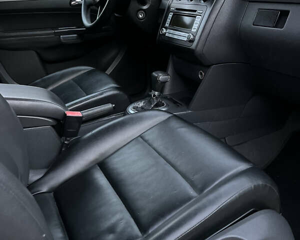 Коричневый Фольксваген Туран, объемом двигателя 1.9 л и пробегом 280 тыс. км за 5700 $, фото 26 на Automoto.ua