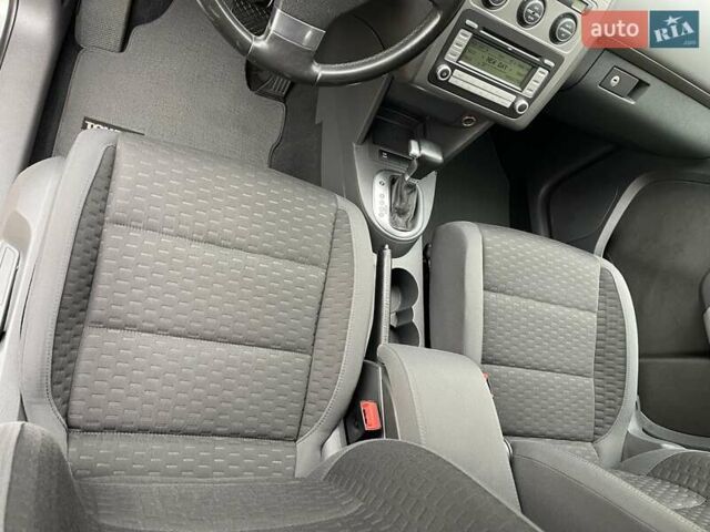 Коричневий Фольксваген Туран, об'ємом двигуна 1.4 л та пробігом 190 тис. км за 7333 $, фото 39 на Automoto.ua