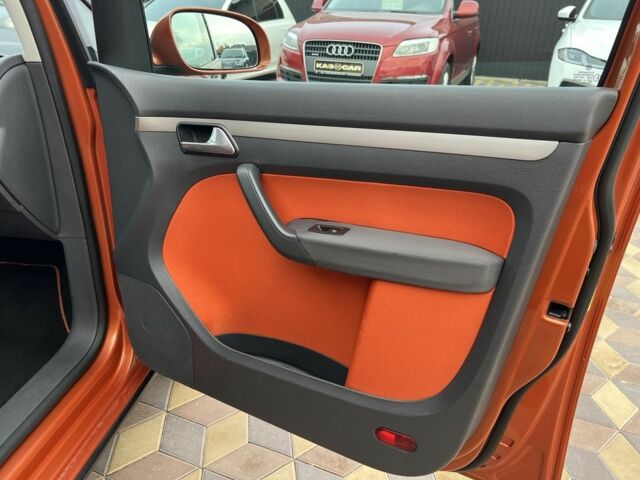 Коричневий Фольксваген Туран, об'ємом двигуна 1.4 л та пробігом 230 тис. км за 9200 $, фото 17 на Automoto.ua