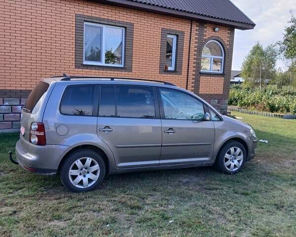 Коричневый Фольксваген Туран, объемом двигателя 1.98 л и пробегом 265 тыс. км за 8500 $, фото 7 на Automoto.ua