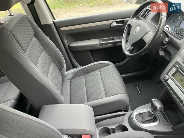 Коричневий Фольксваген Туран, об'ємом двигуна 1.4 л та пробігом 190 тис. км за 7333 $, фото 65 на Automoto.ua