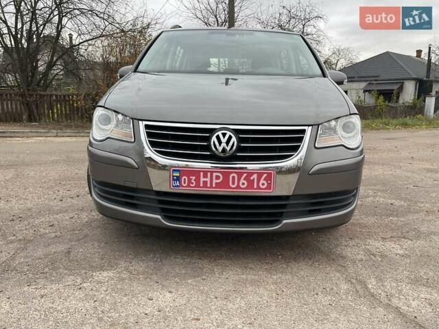 Коричневий Фольксваген Туран, об'ємом двигуна 1.4 л та пробігом 190 тис. км за 7333 $, фото 16 на Automoto.ua