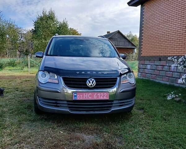 Коричневый Фольксваген Туран, объемом двигателя 1.98 л и пробегом 265 тыс. км за 8500 $, фото 3 на Automoto.ua