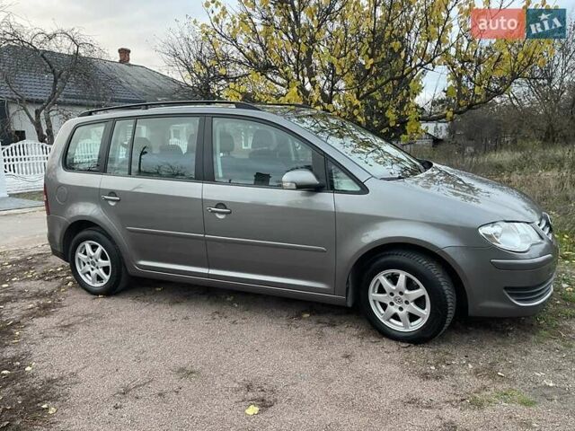 Коричневий Фольксваген Туран, об'ємом двигуна 1.4 л та пробігом 190 тис. км за 7333 $, фото 5 на Automoto.ua