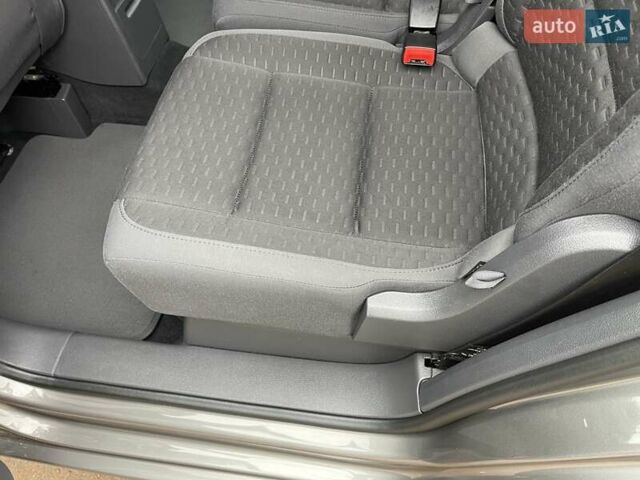 Коричневий Фольксваген Туран, об'ємом двигуна 1.4 л та пробігом 190 тис. км за 7333 $, фото 118 на Automoto.ua