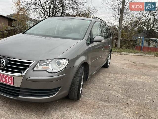 Коричневий Фольксваген Туран, об'ємом двигуна 1.4 л та пробігом 190 тис. км за 7333 $, фото 81 на Automoto.ua