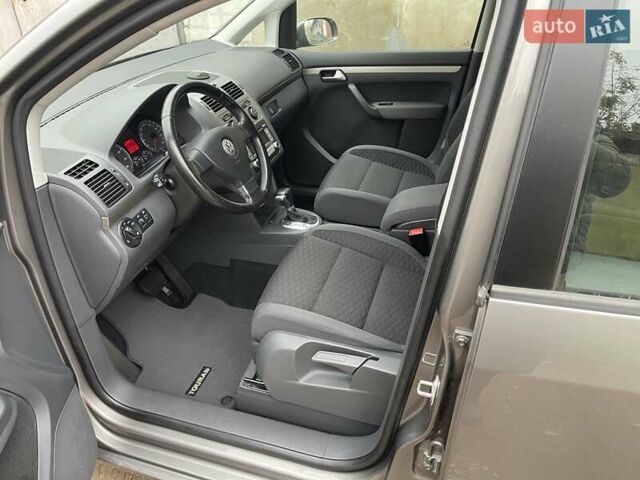 Коричневий Фольксваген Туран, об'ємом двигуна 1.4 л та пробігом 190 тис. км за 7333 $, фото 69 на Automoto.ua