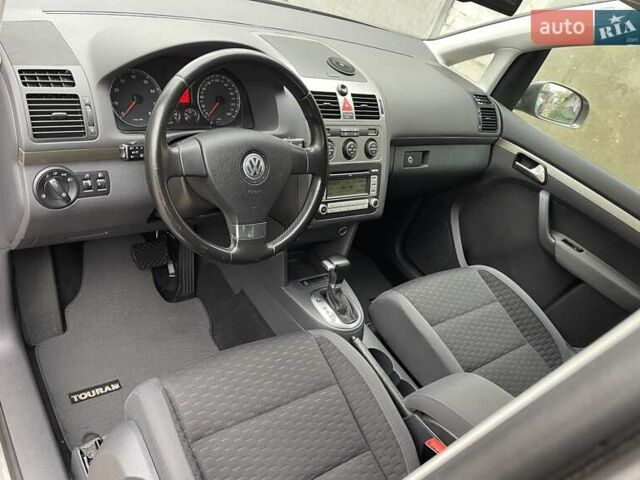 Коричневий Фольксваген Туран, об'ємом двигуна 1.4 л та пробігом 190 тис. км за 7333 $, фото 68 на Automoto.ua