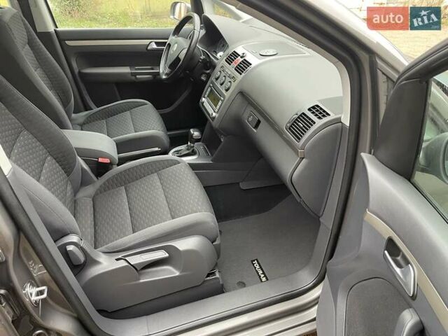 Коричневий Фольксваген Туран, об'ємом двигуна 1.4 л та пробігом 190 тис. км за 7333 $, фото 215 на Automoto.ua