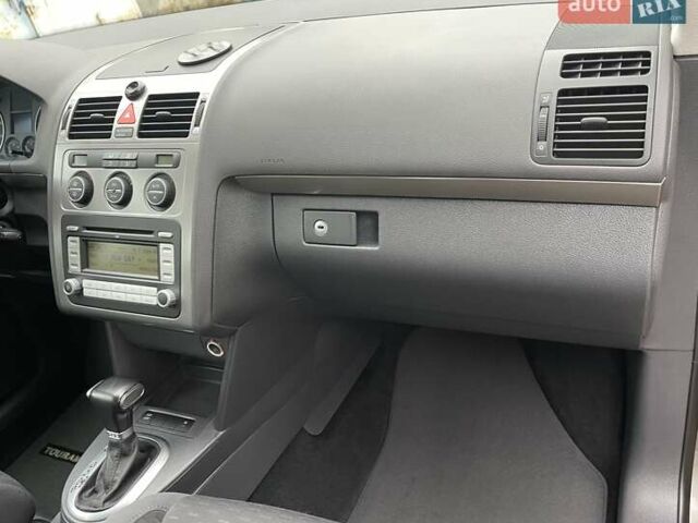 Коричневий Фольксваген Туран, об'ємом двигуна 1.4 л та пробігом 190 тис. км за 7333 $, фото 206 на Automoto.ua