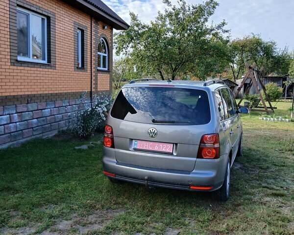 Коричневый Фольксваген Туран, объемом двигателя 1.98 л и пробегом 265 тыс. км за 8500 $, фото 5 на Automoto.ua