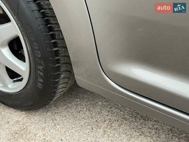 Коричневий Фольксваген Туран, об'ємом двигуна 1.4 л та пробігом 190 тис. км за 7333 $, фото 91 на Automoto.ua