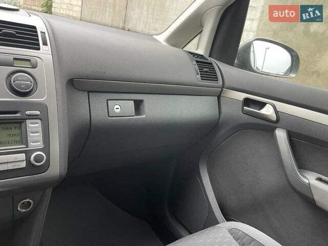 Коричневий Фольксваген Туран, об'ємом двигуна 1.4 л та пробігом 190 тис. км за 7333 $, фото 42 на Automoto.ua