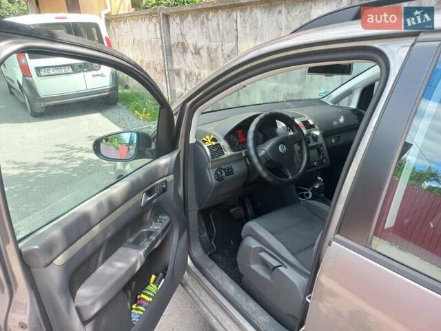 Коричневый Фольксваген Туран, объемом двигателя 1.4 л и пробегом 202 тыс. км за 6000 $, фото 13 на Automoto.ua