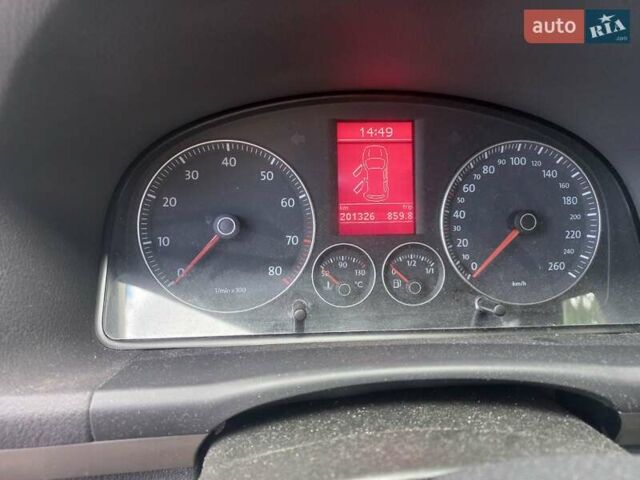 Коричневый Фольксваген Туран, объемом двигателя 1.4 л и пробегом 202 тыс. км за 6000 $, фото 2 на Automoto.ua