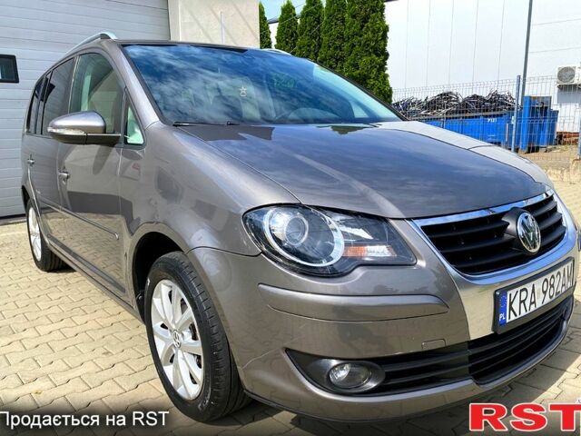 Коричневий Фольксваген Туран, об'ємом двигуна 1.9 л та пробігом 0 тис. км за 2700 $, фото 1 на Automoto.ua