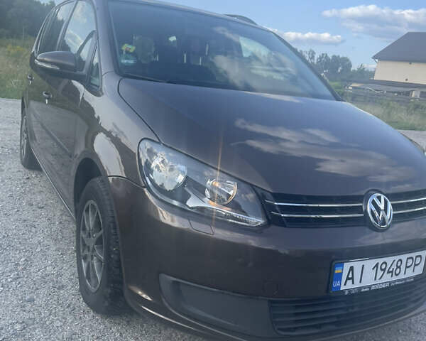 Коричневий Фольксваген Туран, об'ємом двигуна 1.6 л та пробігом 205 тис. км за 10700 $, фото 1 на Automoto.ua