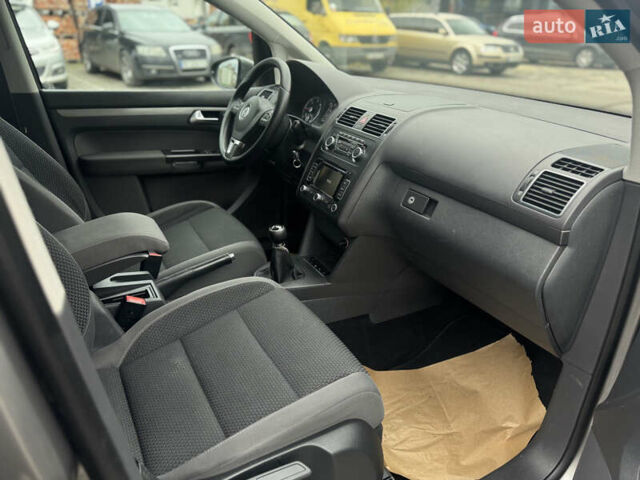 Коричневий Фольксваген Туран, об'ємом двигуна 1.6 л та пробігом 171 тис. км за 10800 $, фото 26 на Automoto.ua