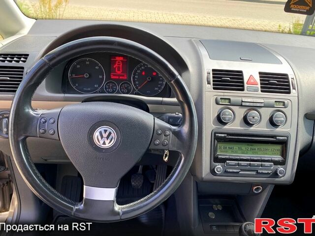 Коричневий Фольксваген Туран, об'ємом двигуна 1.9 л та пробігом 0 тис. км за 2700 $, фото 4 на Automoto.ua