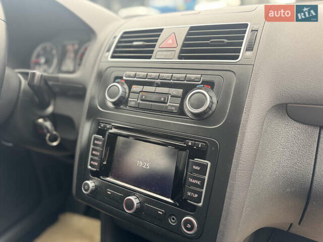 Коричневий Фольксваген Туран, об'ємом двигуна 1.6 л та пробігом 171 тис. км за 10800 $, фото 18 на Automoto.ua