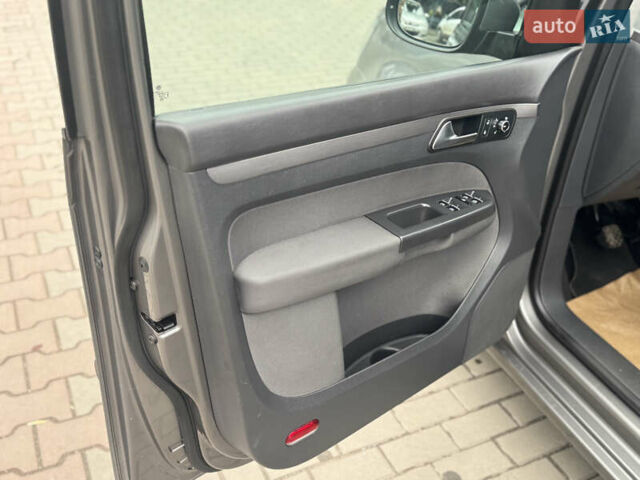 Коричневий Фольксваген Туран, об'ємом двигуна 1.6 л та пробігом 171 тис. км за 10800 $, фото 23 на Automoto.ua