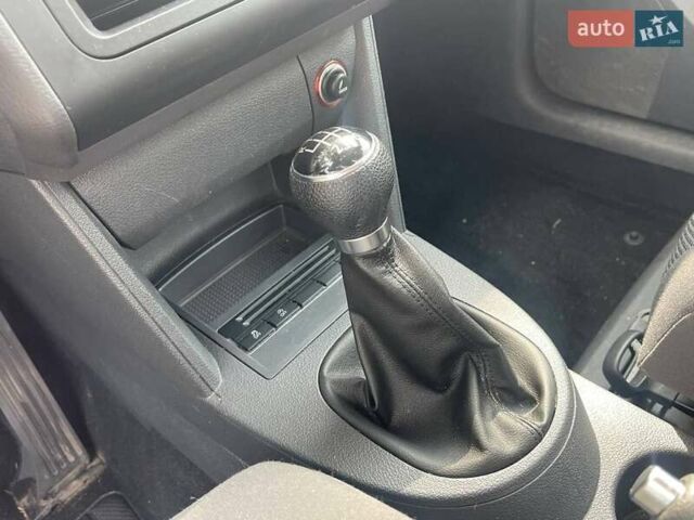 Коричневый Фольксваген Туран, объемом двигателя 1.2 л и пробегом 253 тыс. км за 9500 $, фото 7 на Automoto.ua