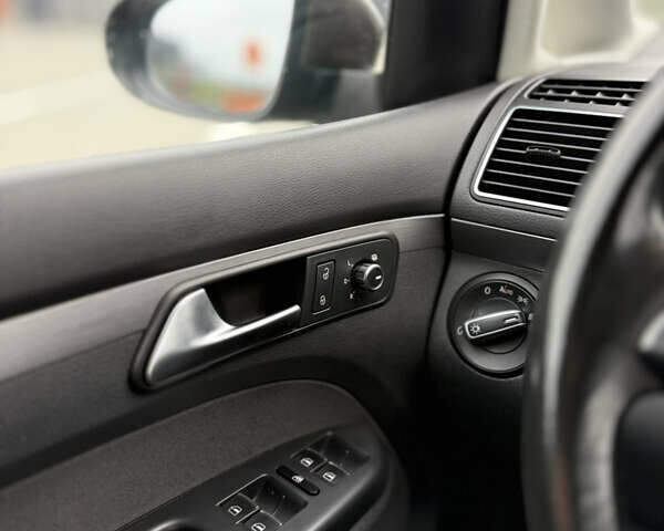 Коричневый Фольксваген Туран, объемом двигателя 1.39 л и пробегом 204 тыс. км за 8500 $, фото 13 на Automoto.ua