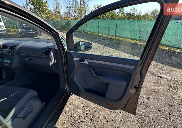 Коричневый Фольксваген Туран, объемом двигателя 1.4 л и пробегом 199 тыс. км за 9800 $, фото 55 на Automoto.ua