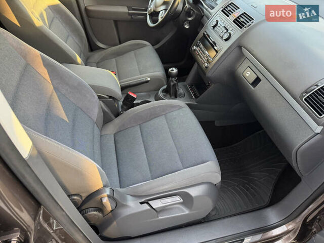 Коричневый Фольксваген Туран, объемом двигателя 1.6 л и пробегом 223 тыс. км за 10499 $, фото 33 на Automoto.ua