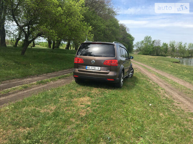 Коричневий Фольксваген Туран, об'ємом двигуна 1.6 л та пробігом 250 тис. км за 11300 $, фото 22 на Automoto.ua