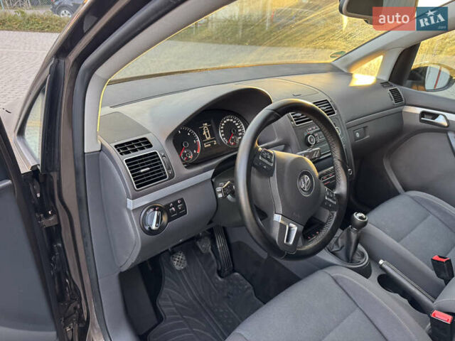 Коричневый Фольксваген Туран, объемом двигателя 1.6 л и пробегом 223 тыс. км за 10499 $, фото 38 на Automoto.ua
