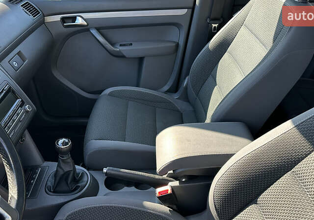 Коричневый Фольксваген Туран, объемом двигателя 1.4 л и пробегом 199 тыс. км за 9800 $, фото 35 на Automoto.ua