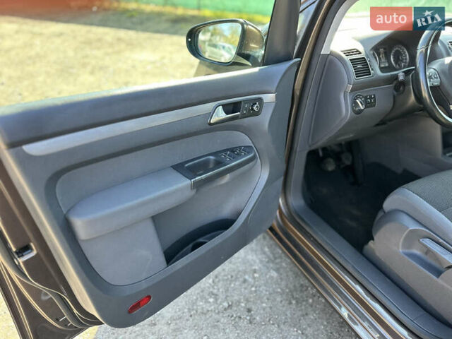 Коричневый Фольксваген Туран, объемом двигателя 1.4 л и пробегом 199 тыс. км за 9800 $, фото 29 на Automoto.ua