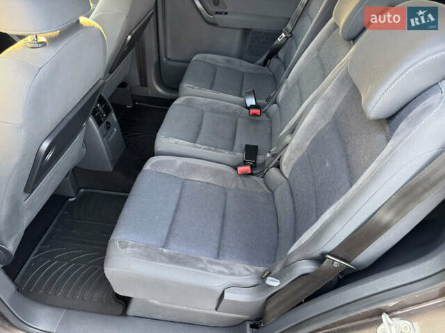 Коричневый Фольксваген Туран, объемом двигателя 1.6 л и пробегом 223 тыс. км за 10499 $, фото 29 на Automoto.ua