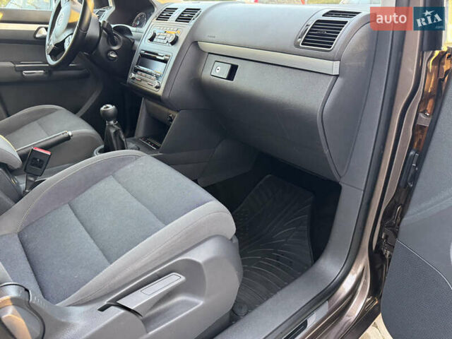 Коричневый Фольксваген Туран, объемом двигателя 1.6 л и пробегом 223 тыс. км за 10499 $, фото 34 на Automoto.ua