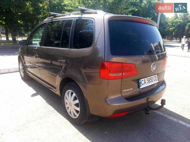 Коричневий Фольксваген Туран, об'ємом двигуна 1.97 л та пробігом 242 тис. км за 11700 $, фото 4 на Automoto.ua