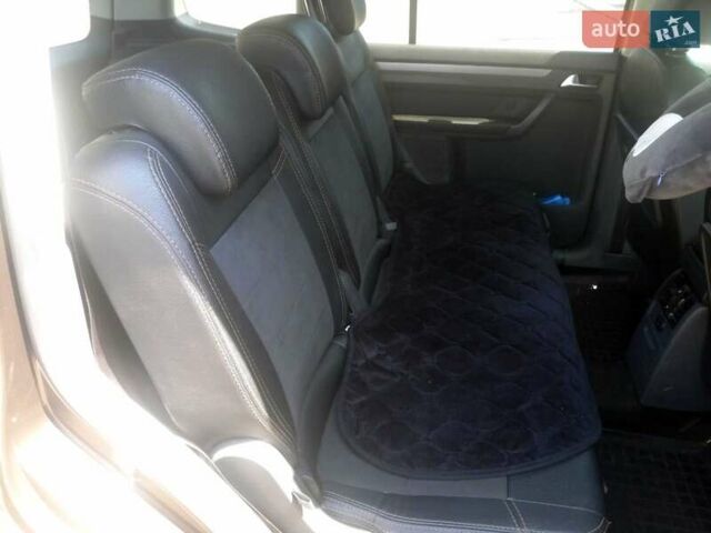 Коричневий Фольксваген Туран, об'ємом двигуна 1.97 л та пробігом 242 тис. км за 11700 $, фото 11 на Automoto.ua