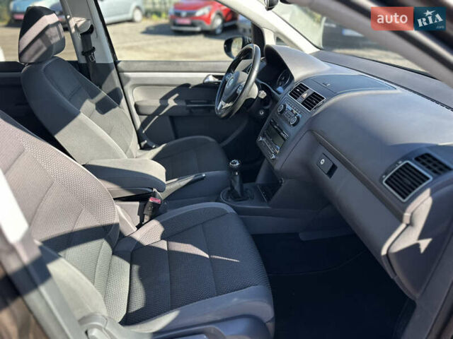 Коричневый Фольксваген Туран, объемом двигателя 1.4 л и пробегом 199 тыс. км за 9800 $, фото 52 на Automoto.ua