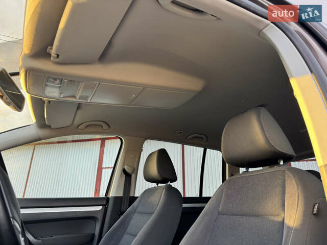 Коричневый Фольксваген Туран, объемом двигателя 1.6 л и пробегом 223 тыс. км за 10499 $, фото 47 на Automoto.ua