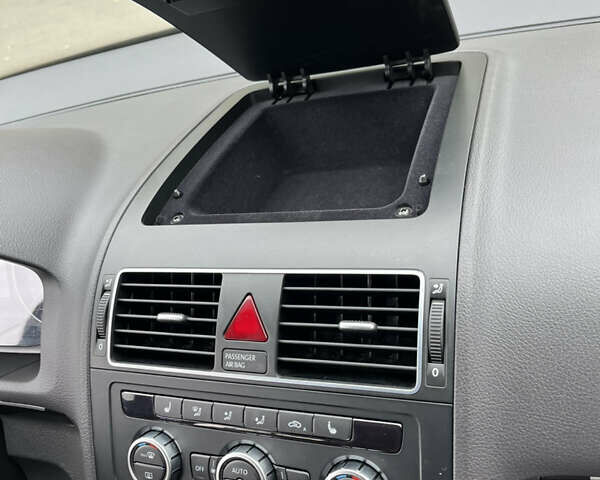 Коричневый Фольксваген Туран, объемом двигателя 1.97 л и пробегом 145 тыс. км за 11900 $, фото 43 на Automoto.ua